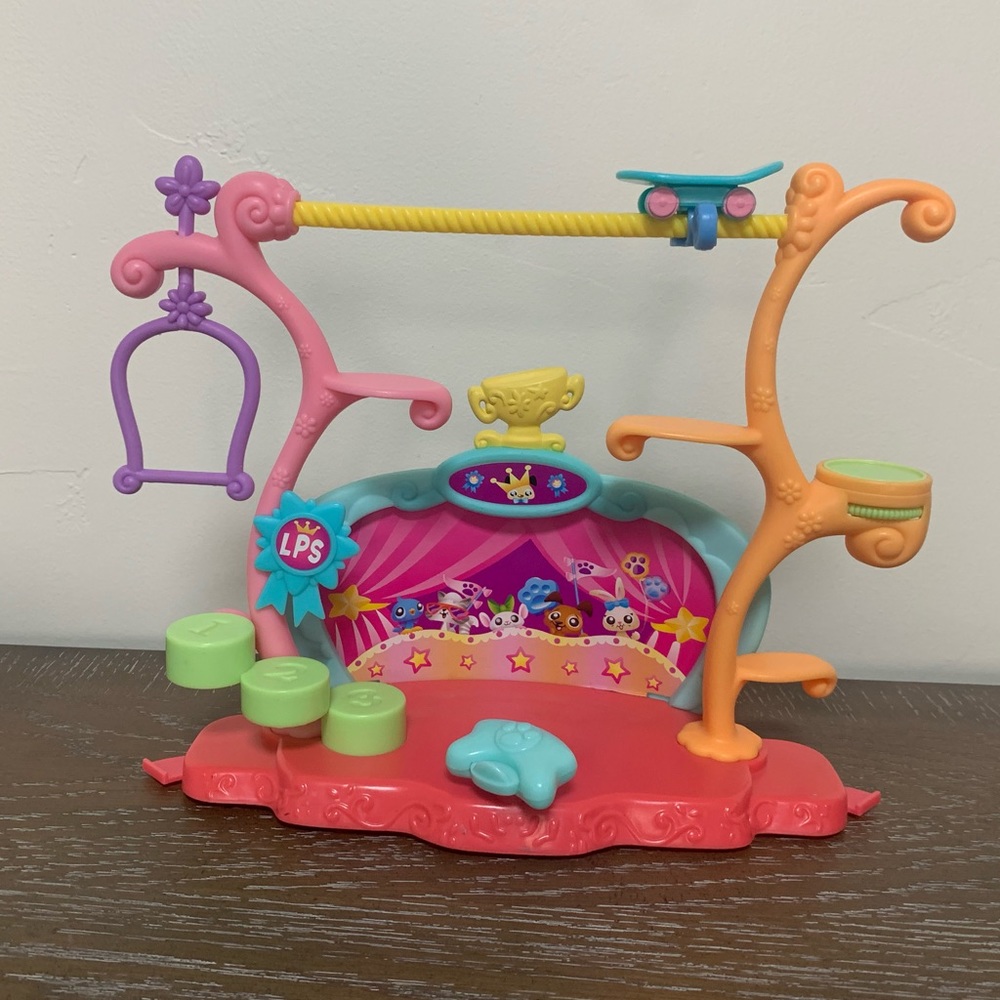 Littlest Pet Shop Tricks and Talents play set.